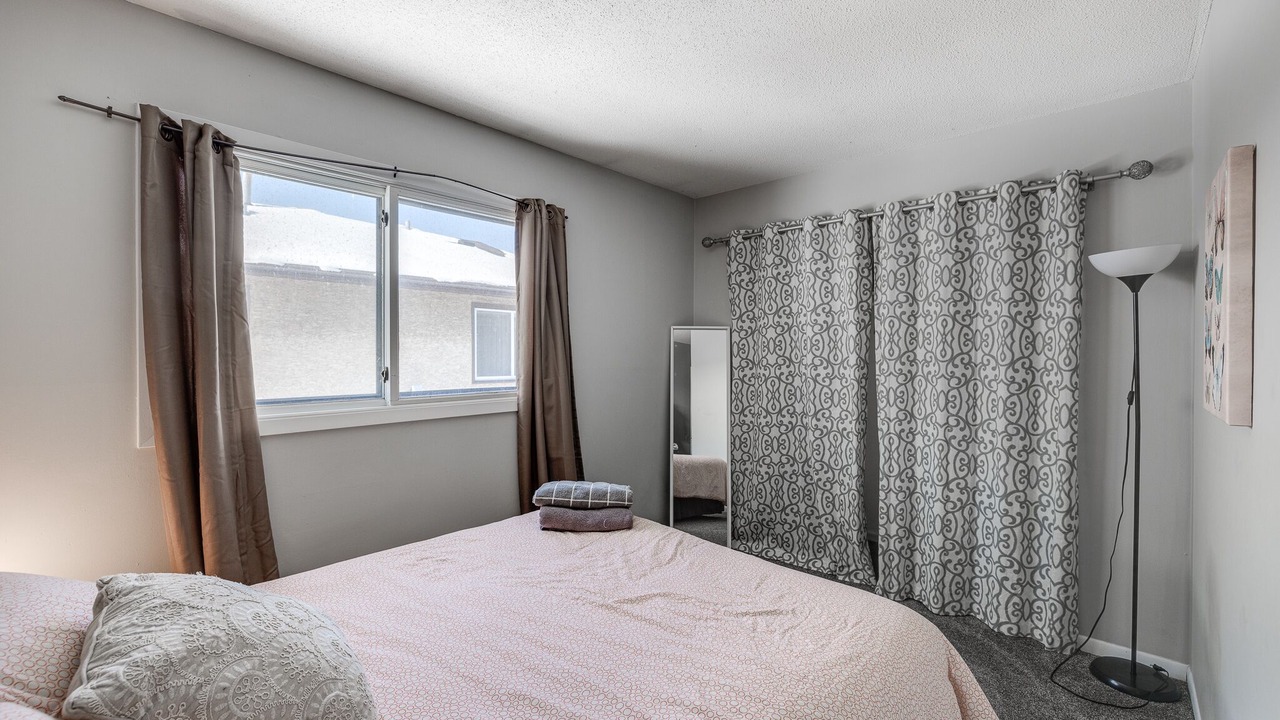 Photo of Bedroom in Midway