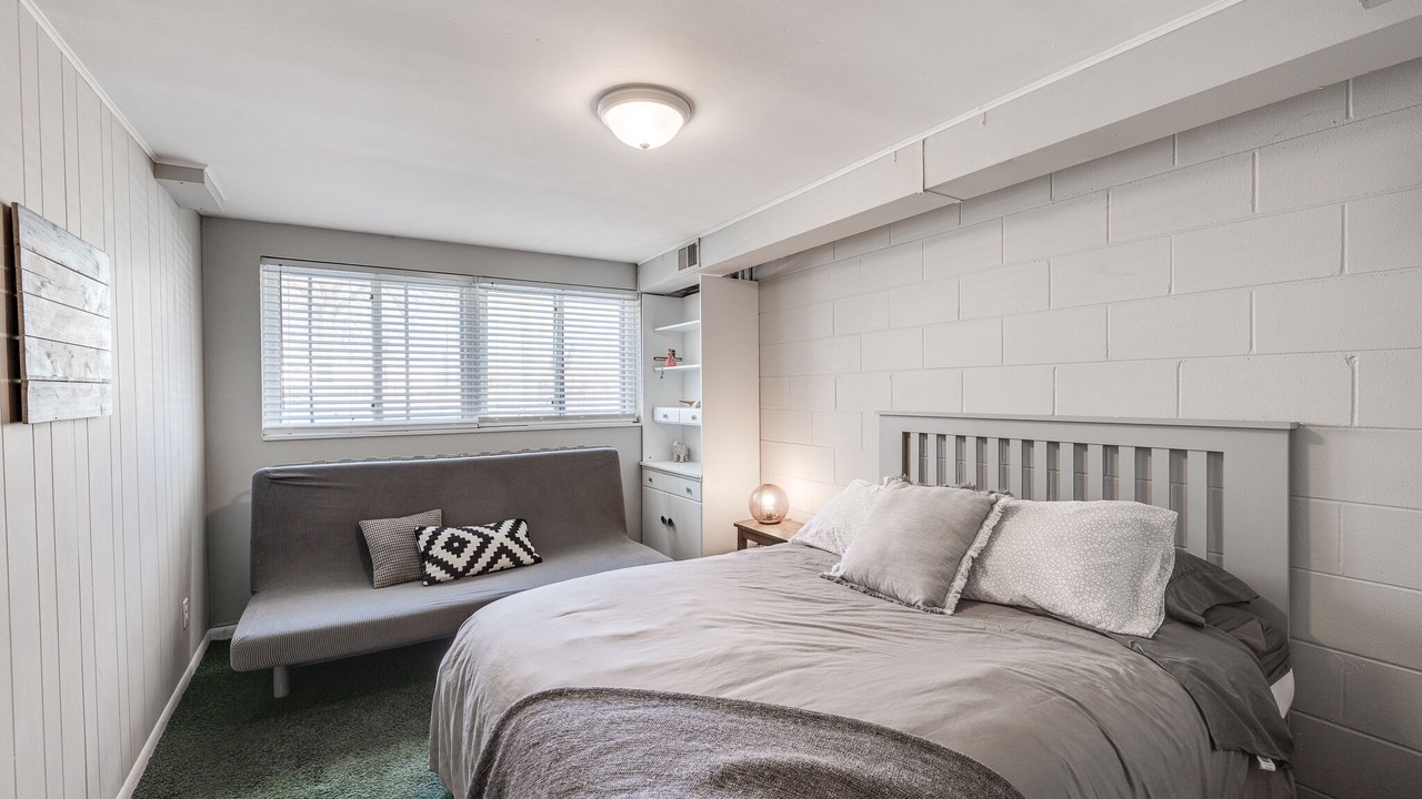 Photo of Bedroom in Midway