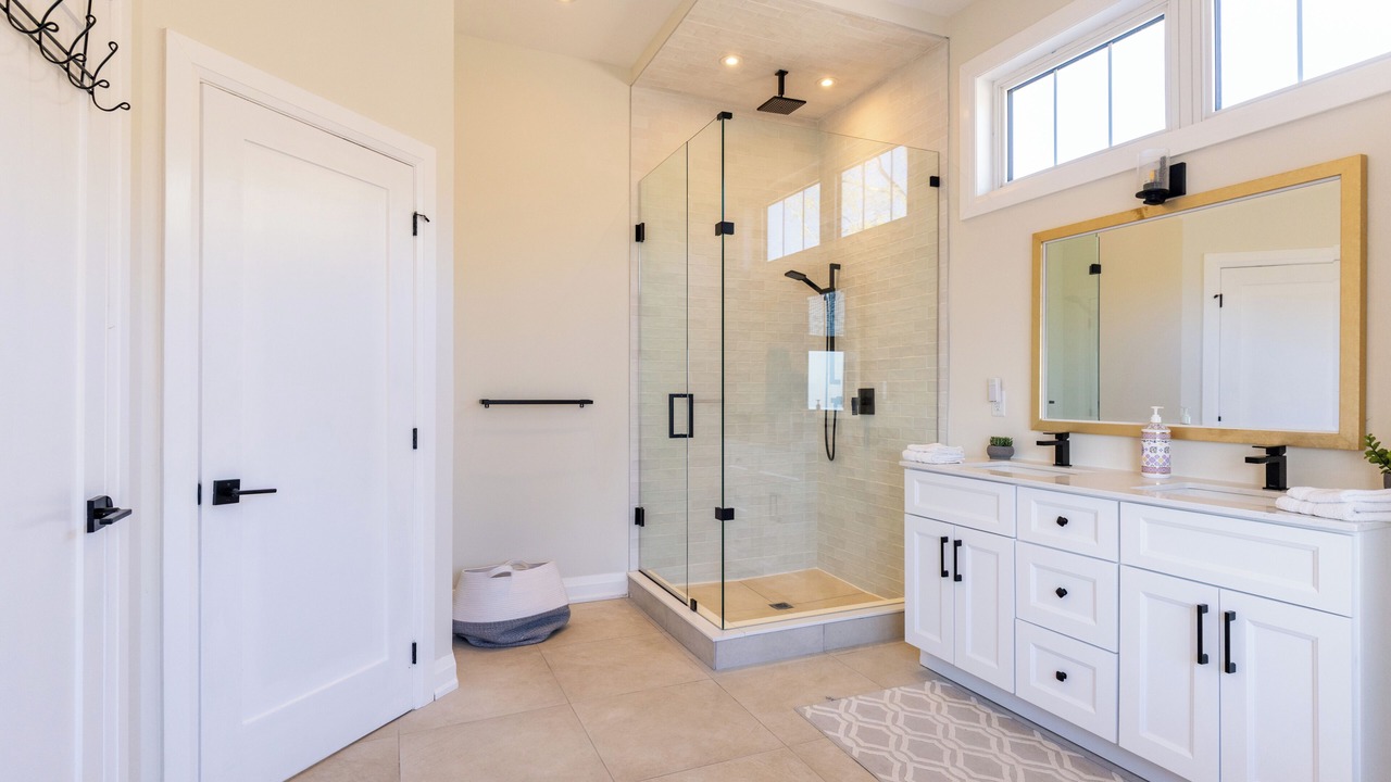 Photo of Bathroom in Tay