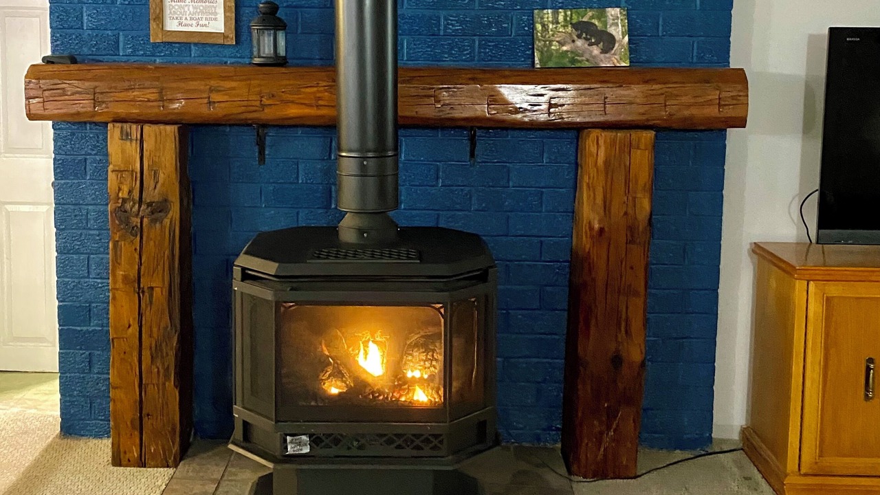 Photo of Livingroom in McKellar