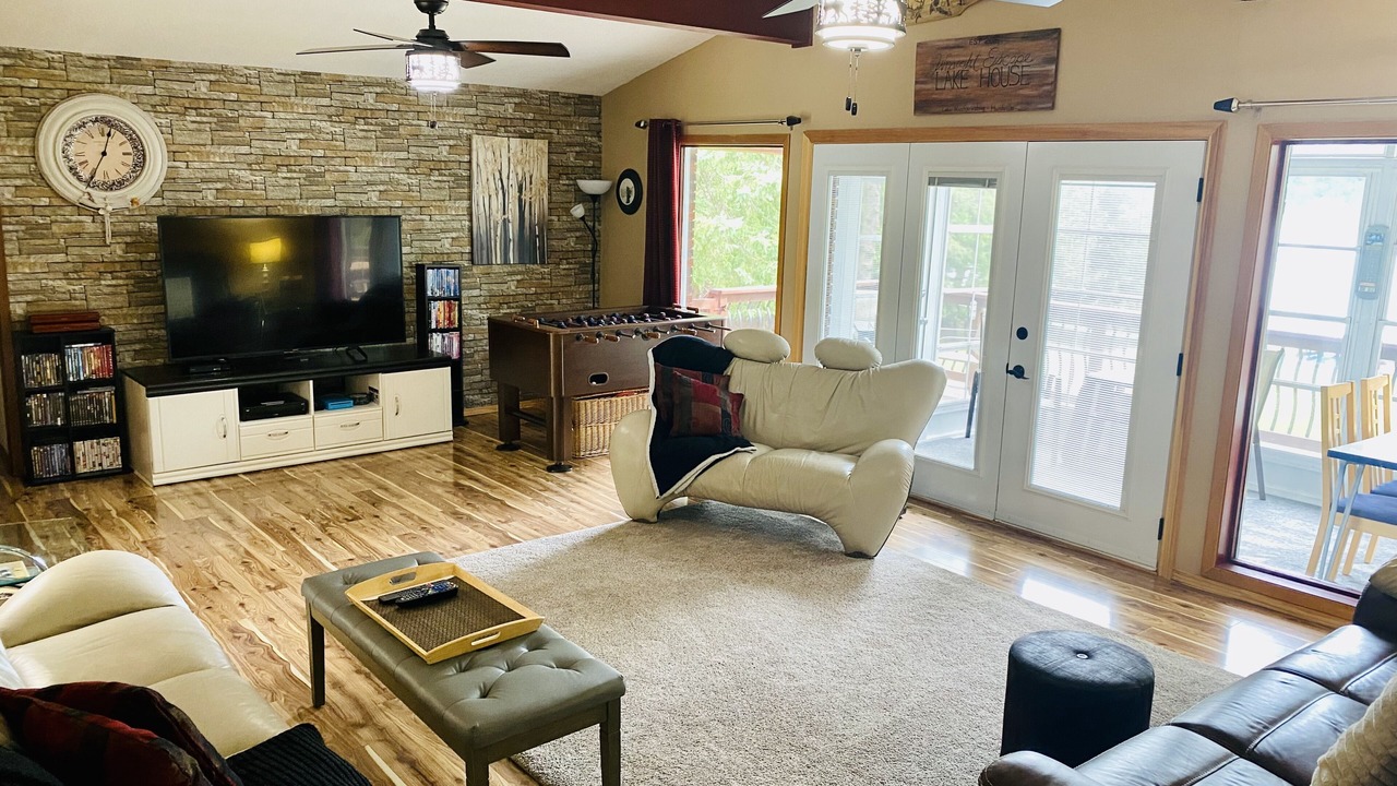 Photo of Livingroom in McKellar