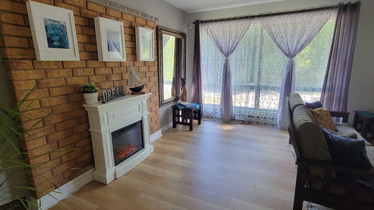 Photo of Livingroom in Wymbolwood Beach