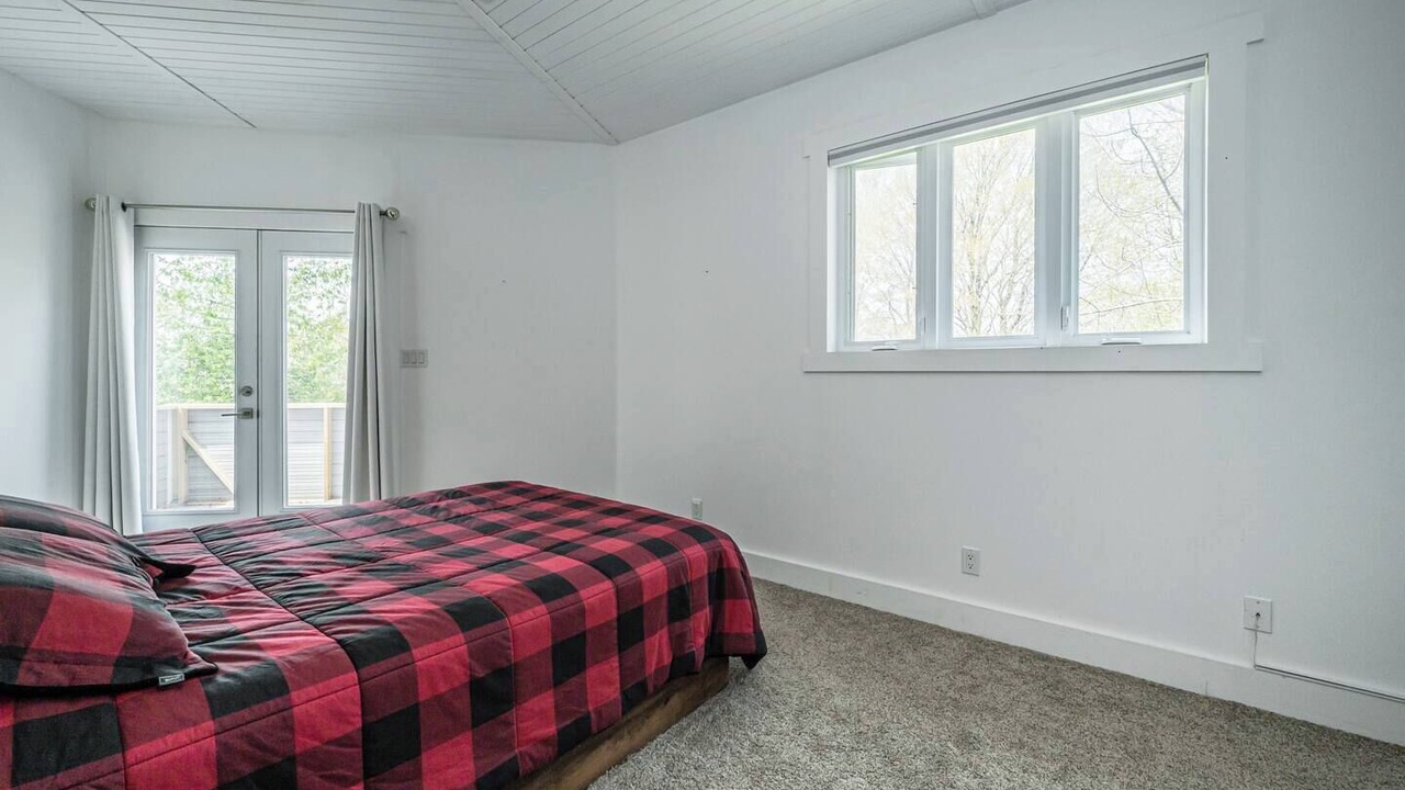 Photo of Bedroom in Georgian Bluffs