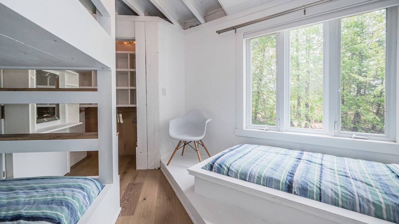 Photo of Bedroom in Georgian Bluffs
