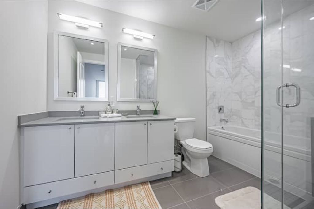Photo of Bathroom in Hurontario