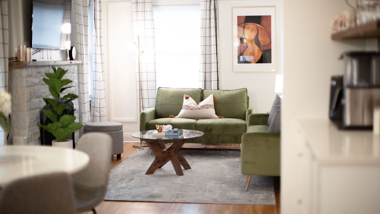 Photo of Livingroom in Macalester - Groveland