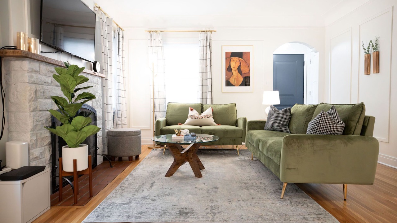 Photo of Bedroom in Macalester - Groveland