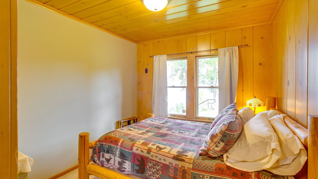 Photo of Bedroom in Howard Lake