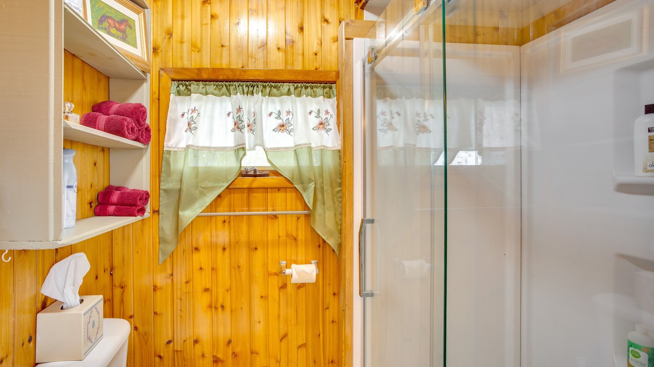 Photo of Bathroom in Howard Lake