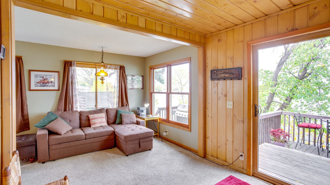 Photo of Livingroom in Howard Lake