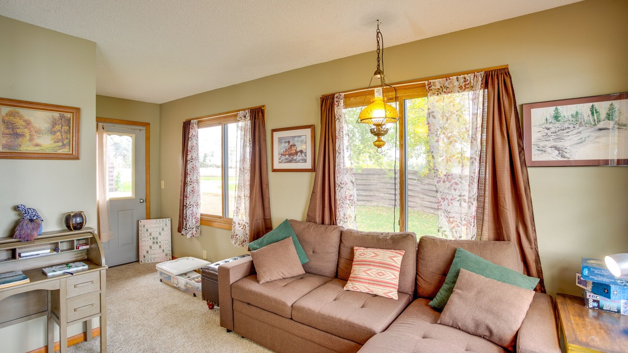 Photo of Livingroom in Howard Lake