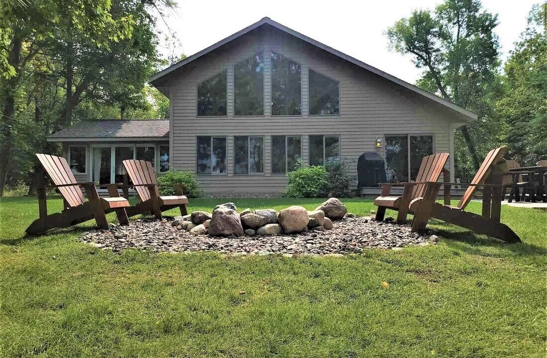 Photo of Outdoor in Emily