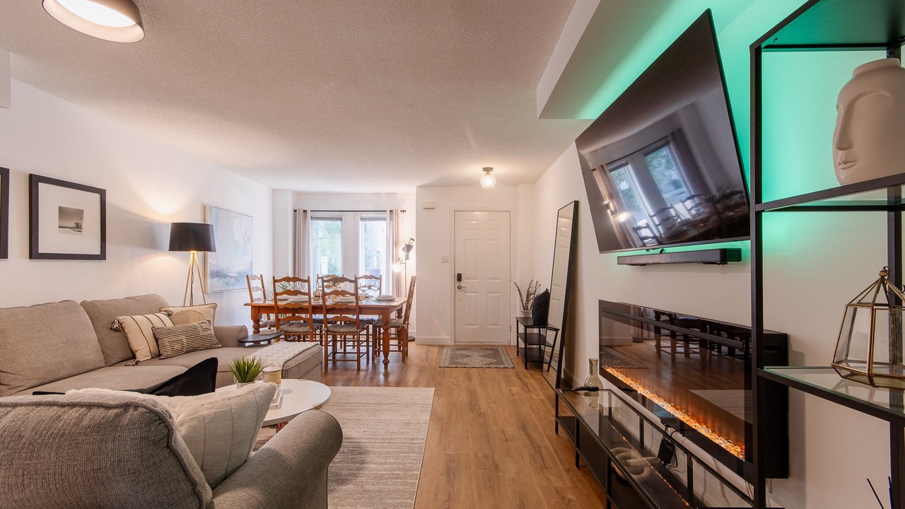 Photo of Livingroom in Old East York