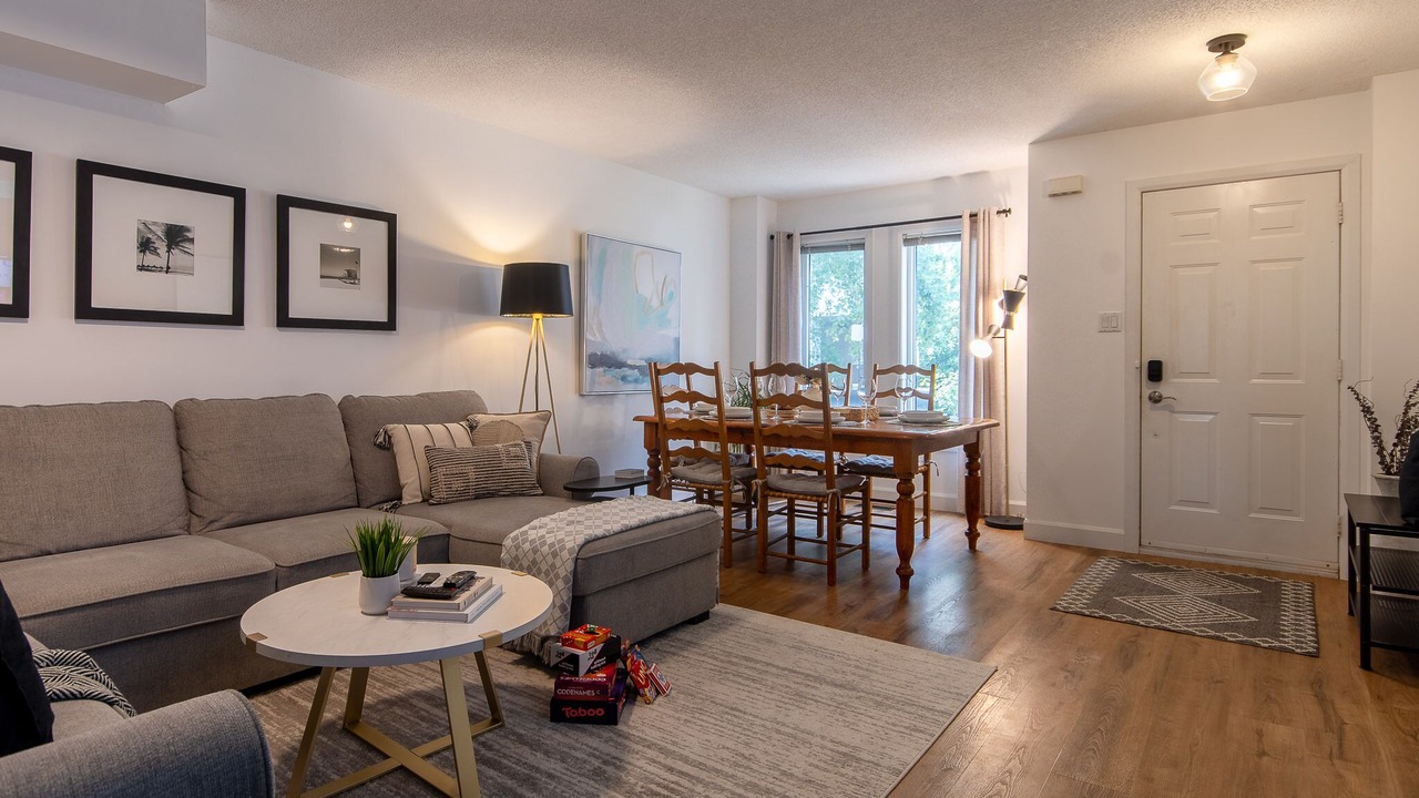 Photo of Livingroom in Old East York