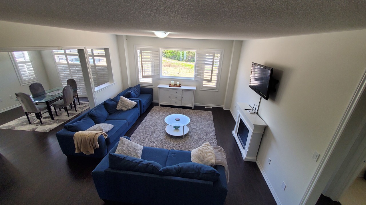 Photo of Livingroom in Lindsay