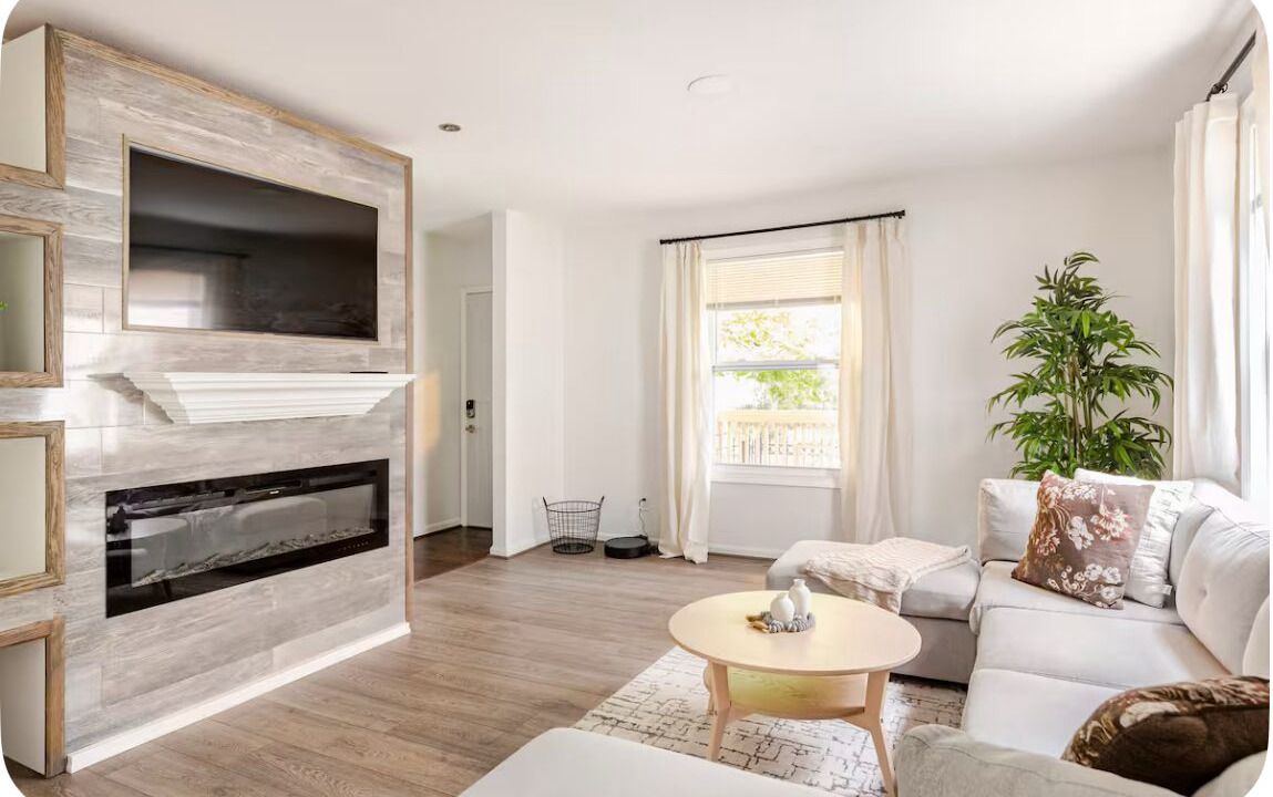Photo of Livingroom in Powderhorn