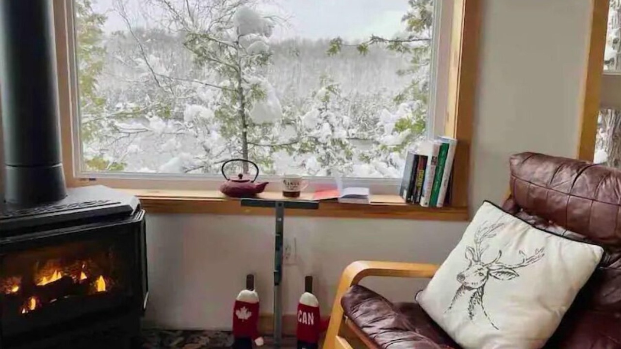 Photo of Livingroom in North Frontenac