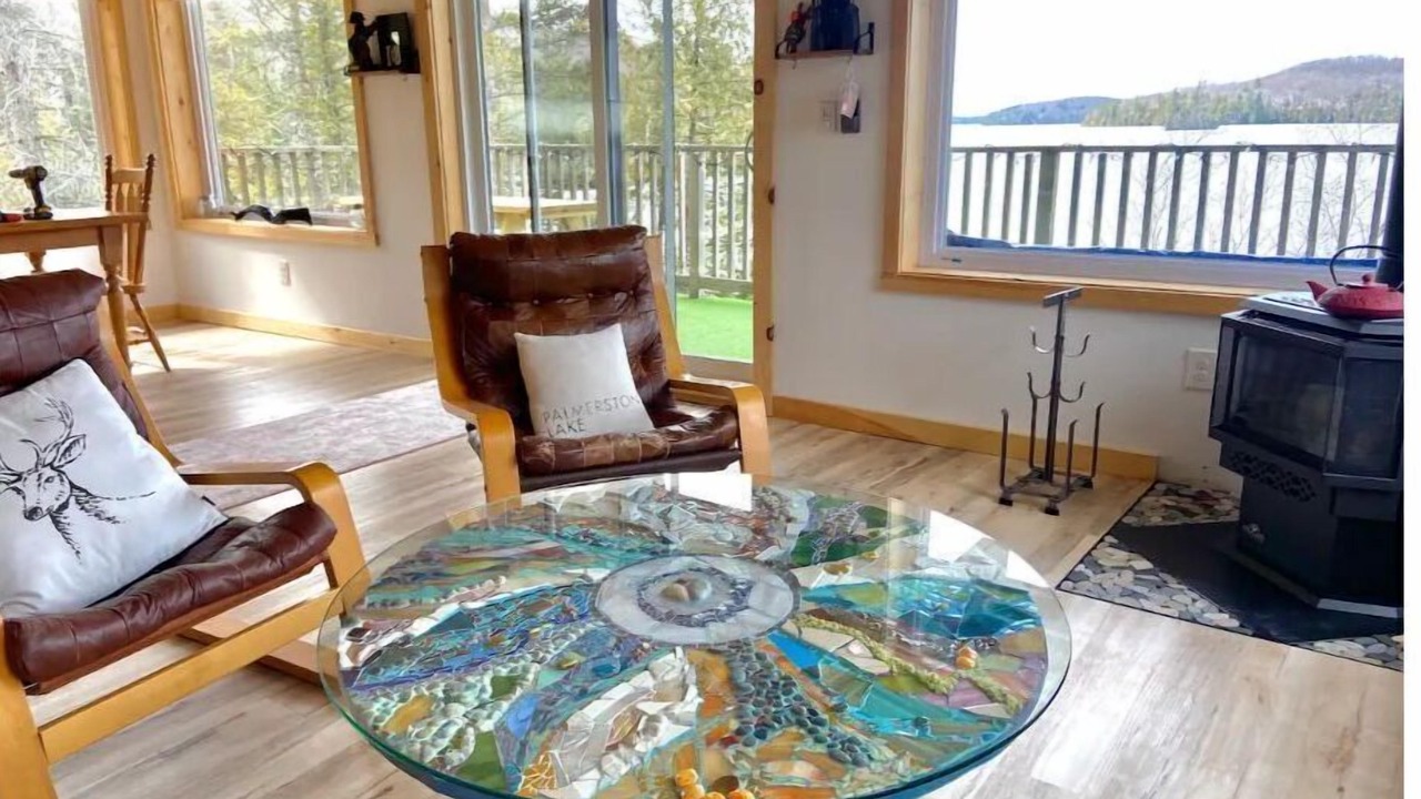 Photo of Livingroom in North Frontenac