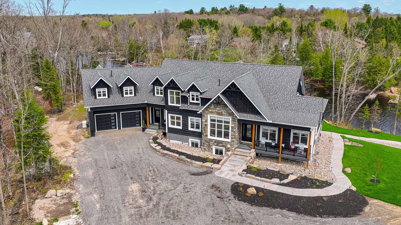 Photo of Outdoor in McKellar