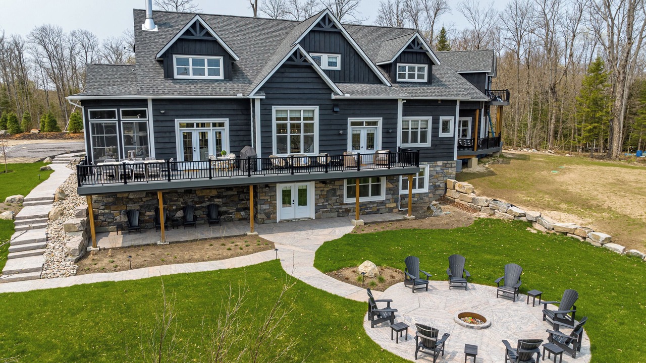 Photo of Outdoor in McKellar
