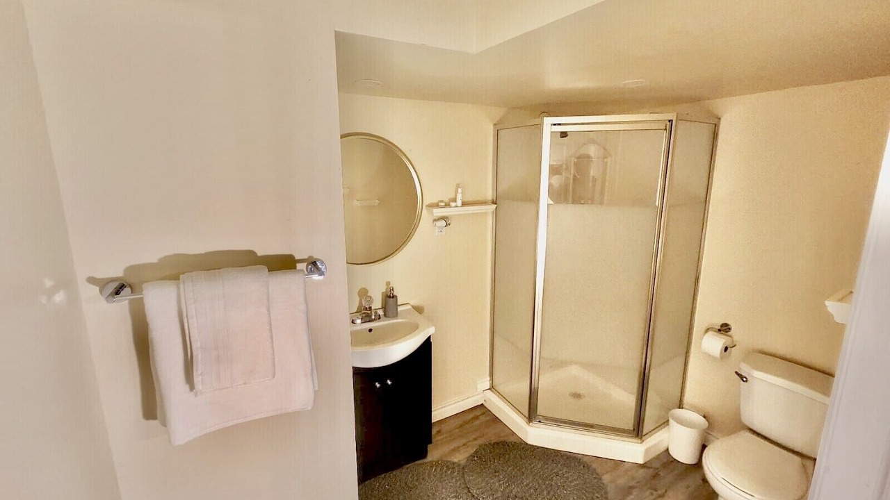 Photo of Bathroom in York Regional Municipality