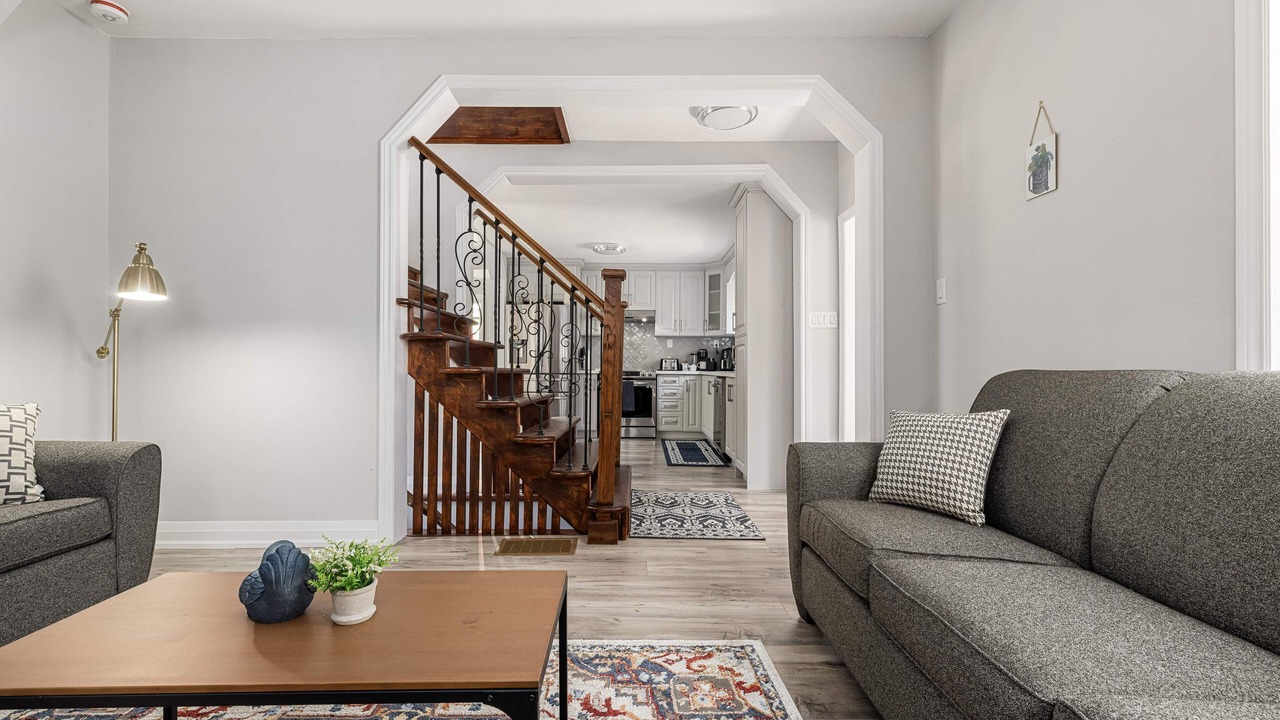 Photo of Livingroom in Lansdowne