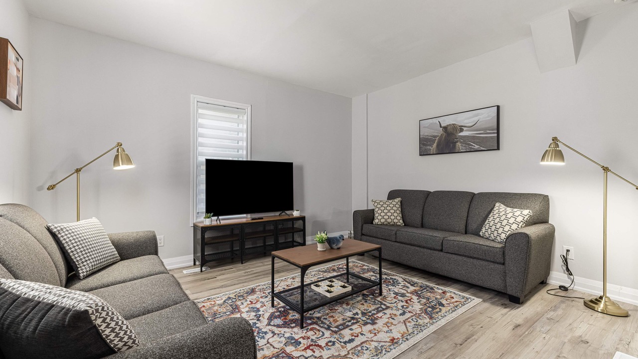Photo of Livingroom in Lansdowne
