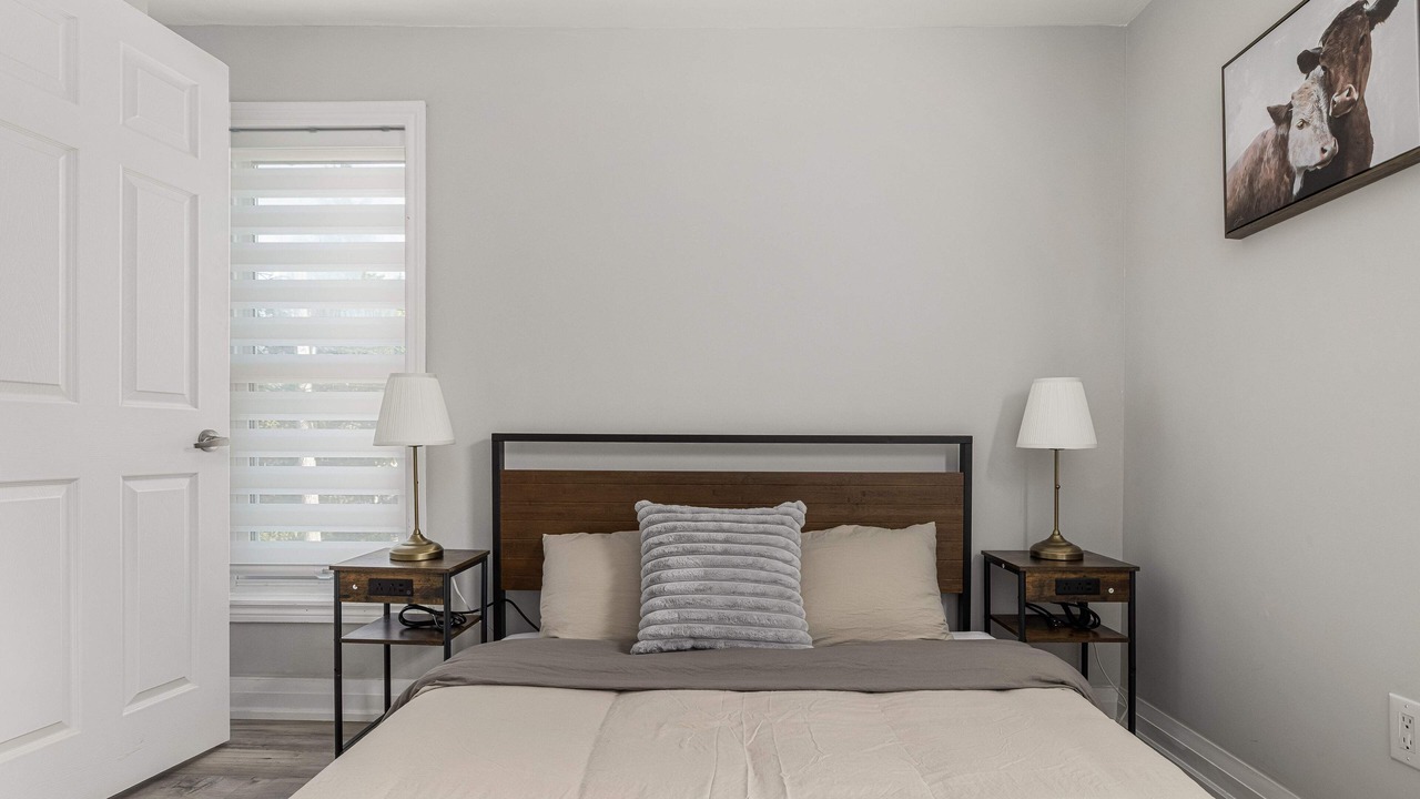 Photo of Bedroom in Lansdowne