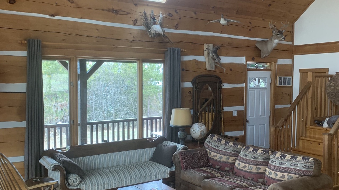 Photo of Livingroom in North Algona Wilberforce