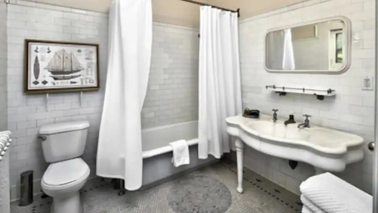 Photo of Bathroom in Owen Sound