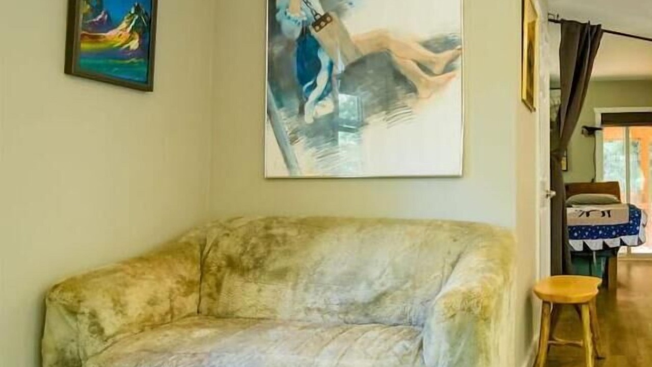 Photo of Livingroom in Durham Region