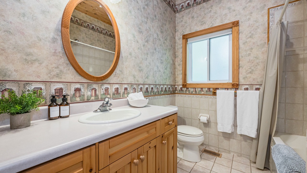 Photo of Bathroom in Tobermory
