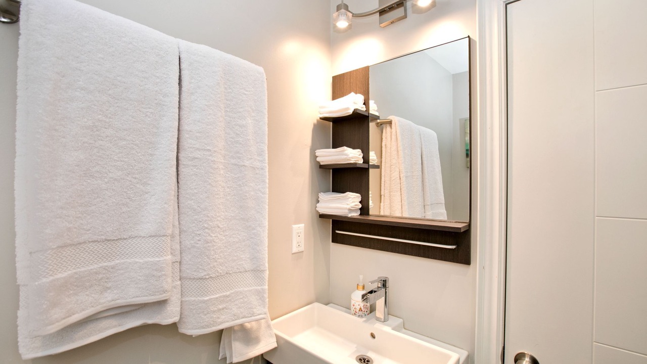 Photo of Bathroom in Hillcrest Village