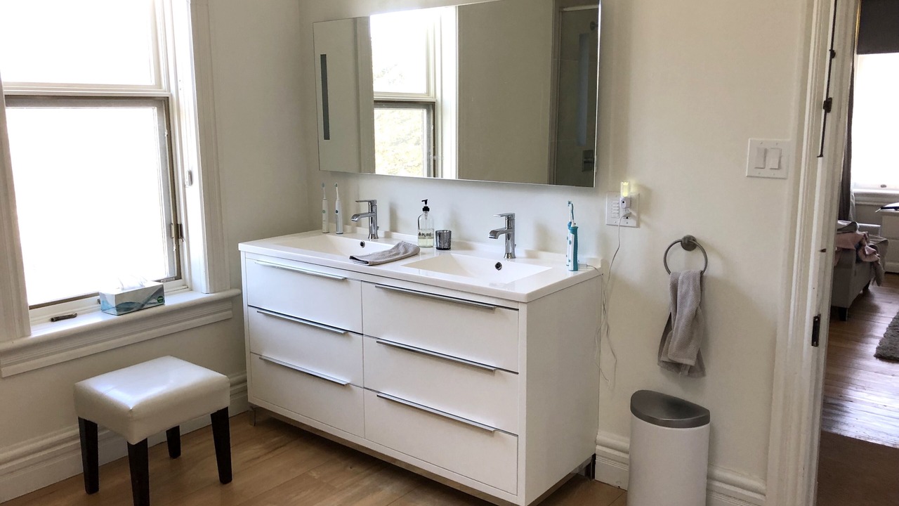 Photo of Bathroom in Mono