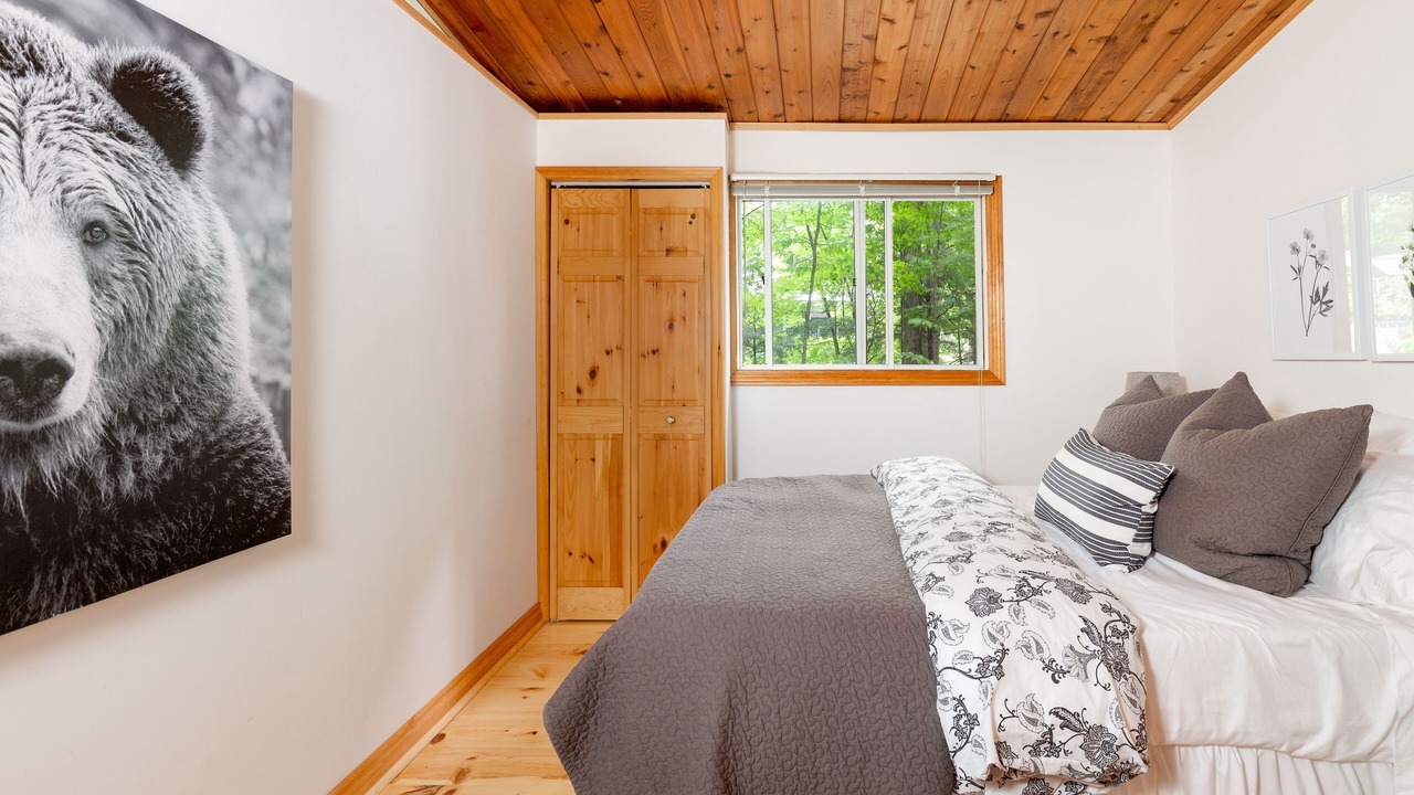 Photo of Bedroom in Bracebridge