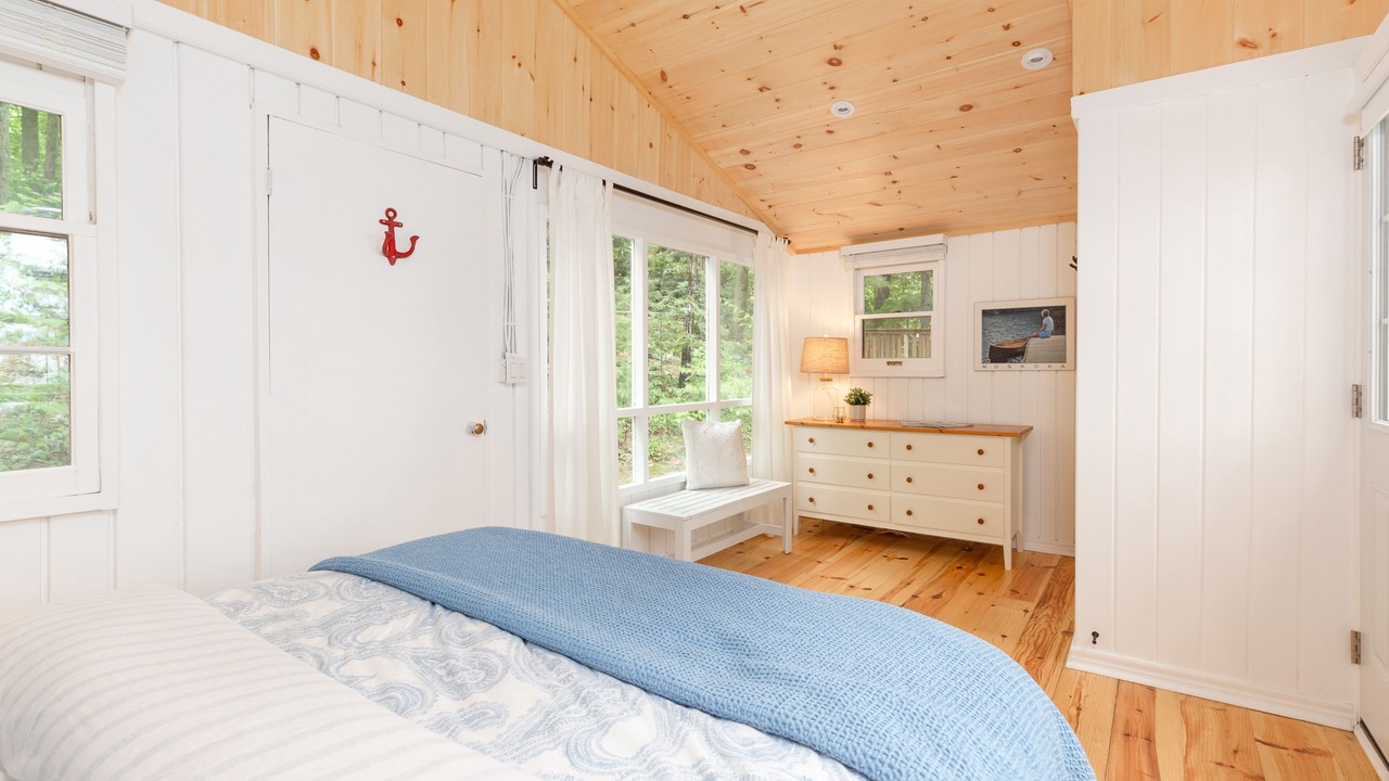 Photo of Bedroom in Bracebridge