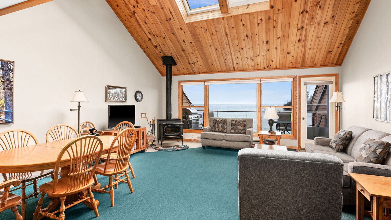 Photo of Livingroom in Two Harbors
