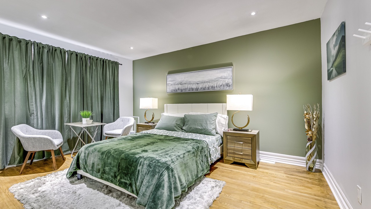Photo of Bedroom in Lakeview