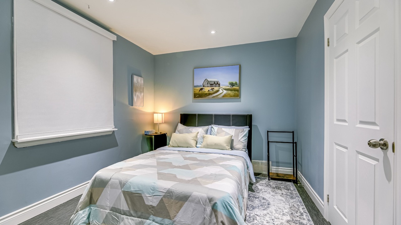 Photo of Bedroom in Lakeview