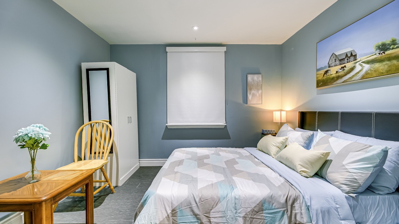 Photo of Bedroom in Lakeview