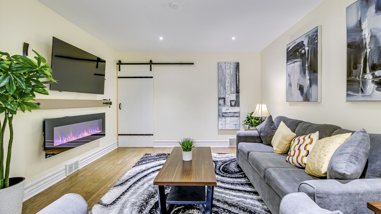 Photo of Livingroom in Lakeview
