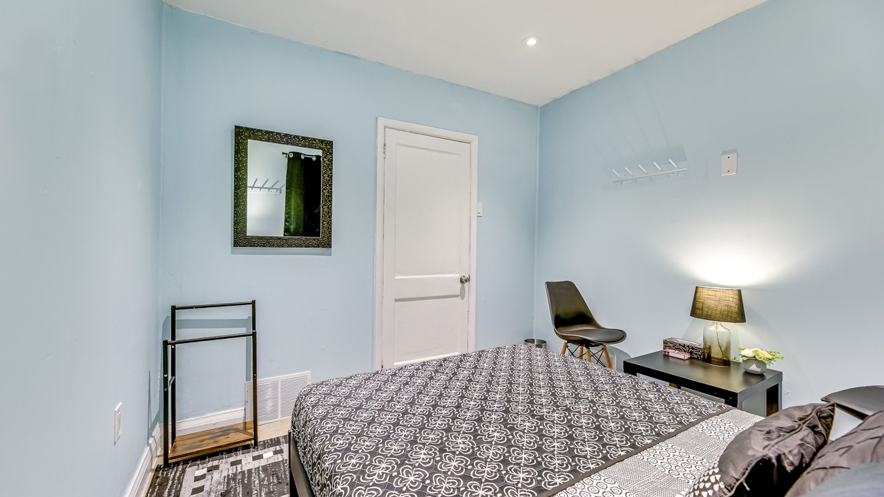 Photo of Bedroom in Lakeview