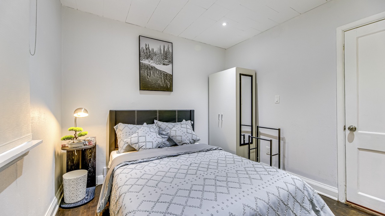 Photo of Bedroom in Lakeview