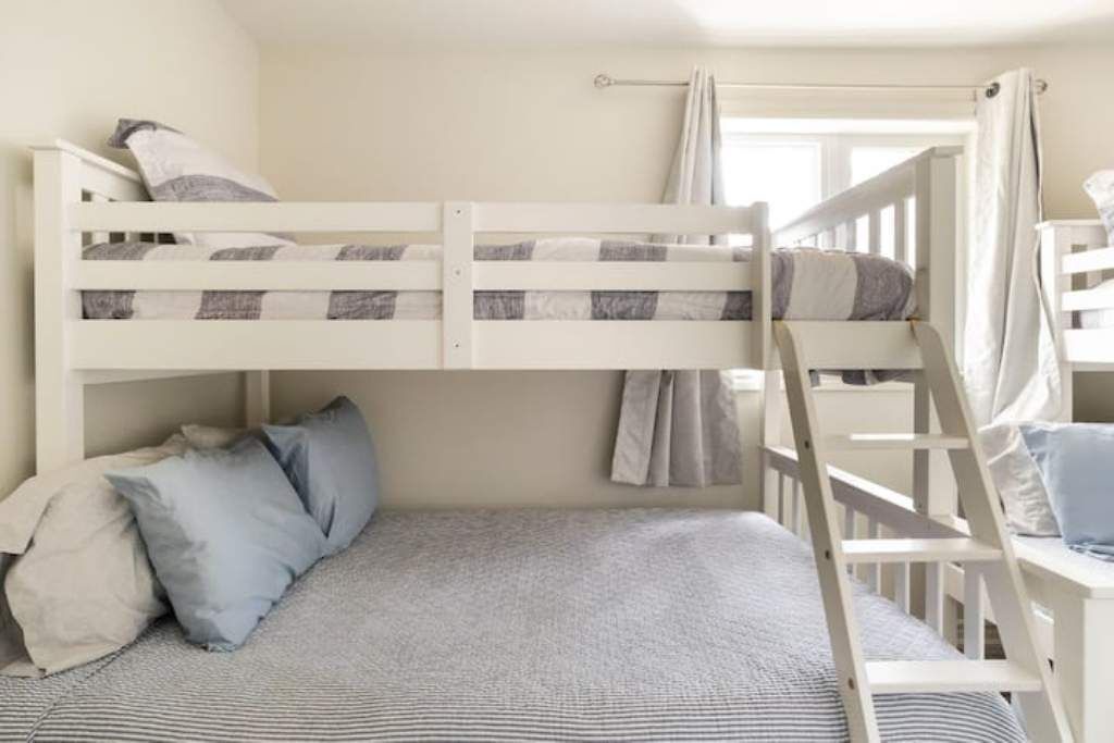 Photo of Bedroom in Wymbolwood Beach