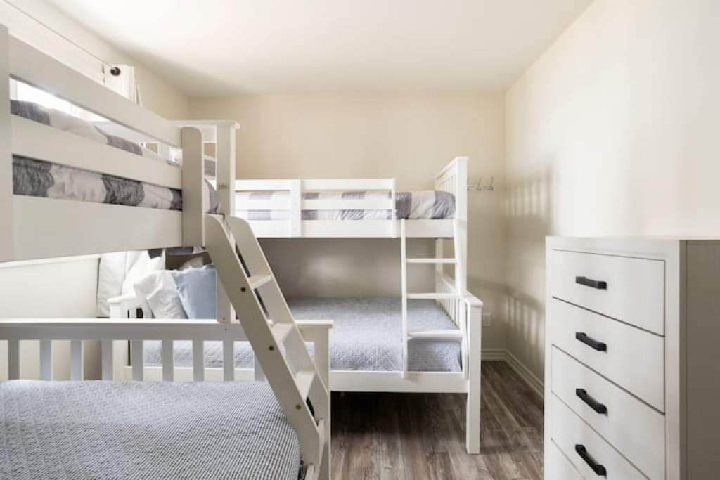 Photo of Bedroom in Wymbolwood Beach