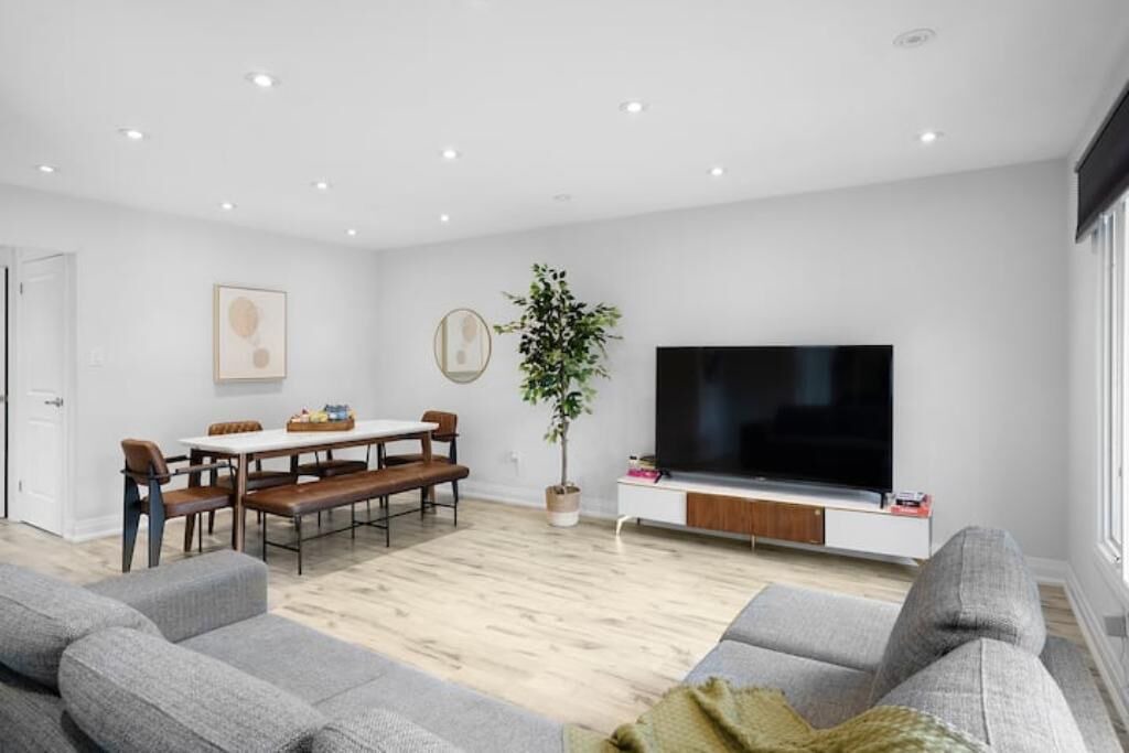 Photo of Livingroom in Durham Region