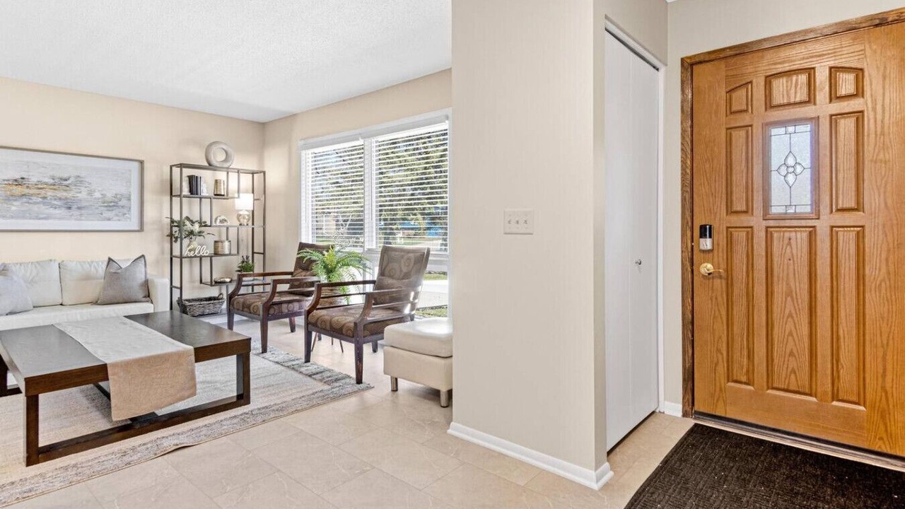 Photo of Livingroom in Cottage Grove
