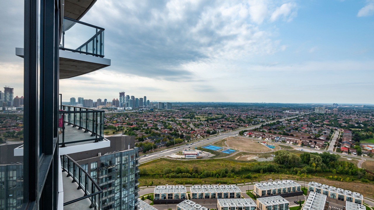 Photo of Outdoor in Hurontario