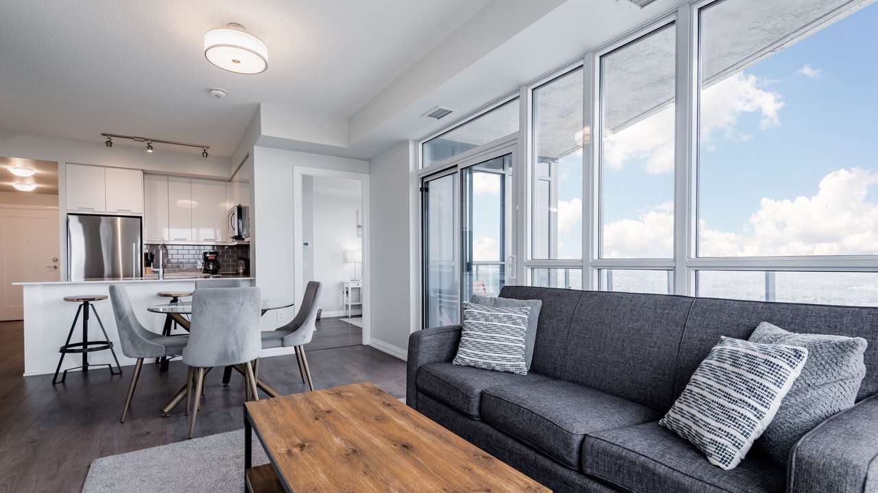 Photo of Livingroom in Hurontario