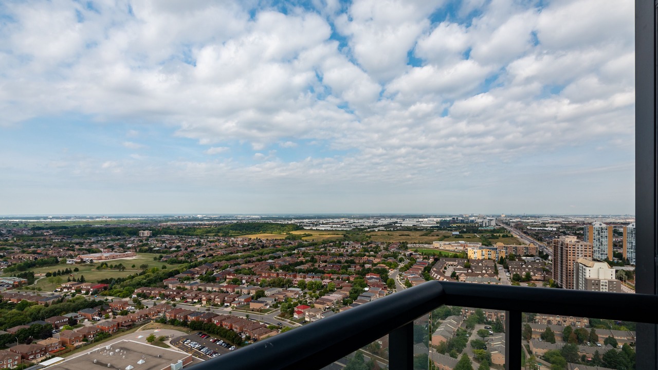 Photo of Outdoor in Hurontario